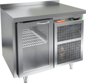 С распашными дверьми стол Hicold SNG 1 HT