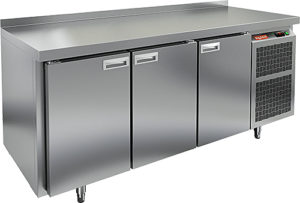 С распашными дверьми стол Hicold SN 111TN